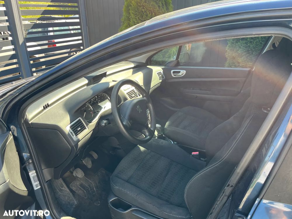 Peugeot 307 1.6 XT - 11
