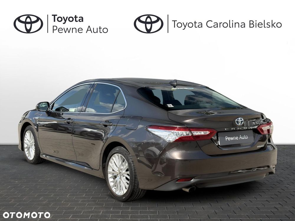 Toyota Camry 2.5 Hybrid Executive CVT - 2