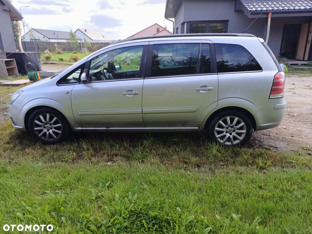 Opel Zafira - 2
