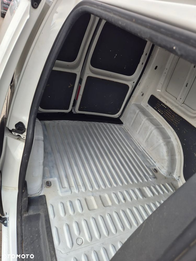 Volkswagen Caddy - 25