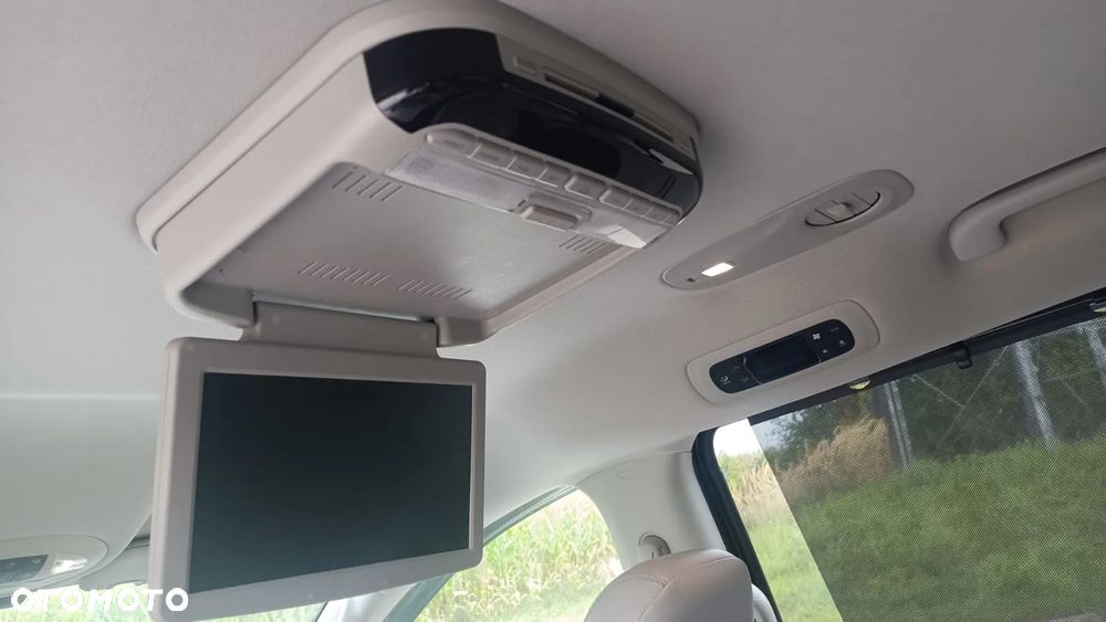 Chrysler Pacifica - 8