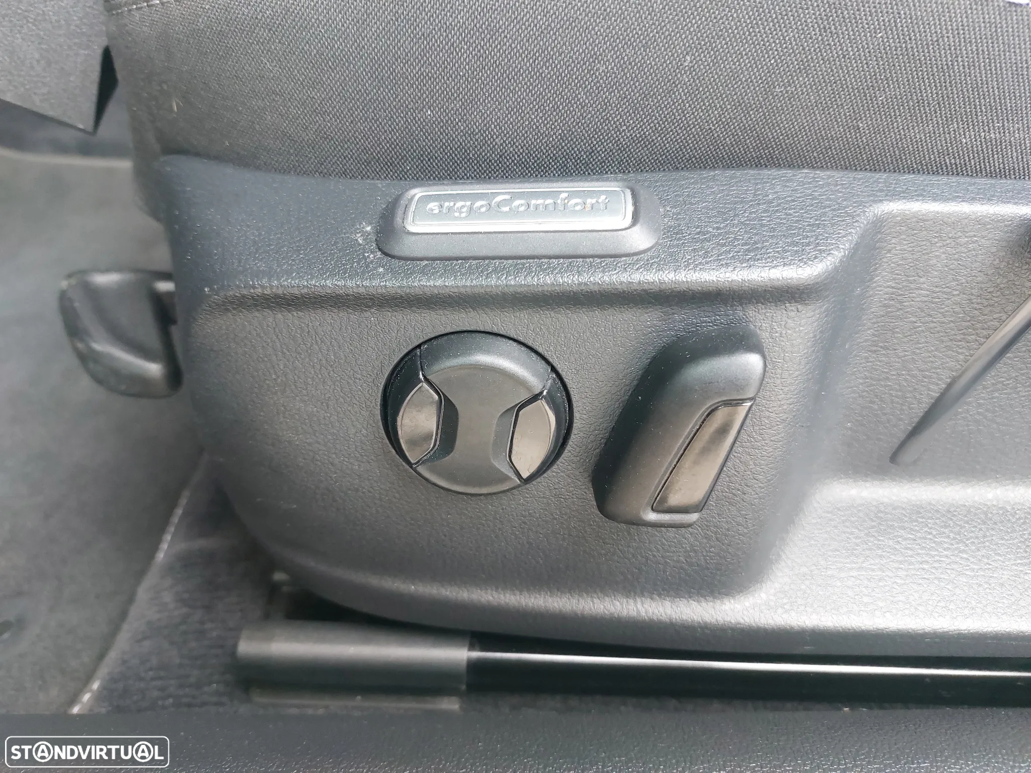 VW Passat Variant 1.6 TDI Confortline - 14