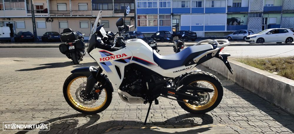 Honda Transalp 750 E-Clutch - 2