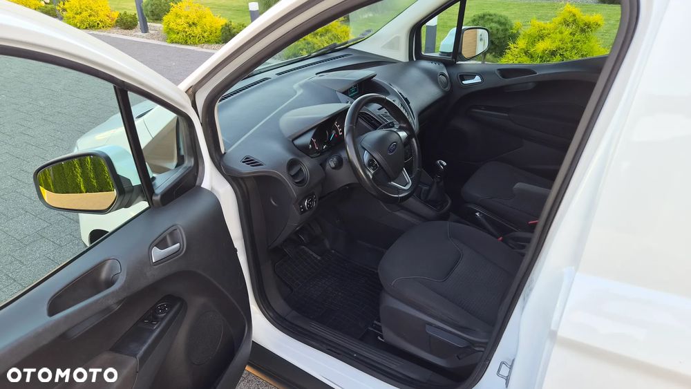 Ford Transit Courier - 9