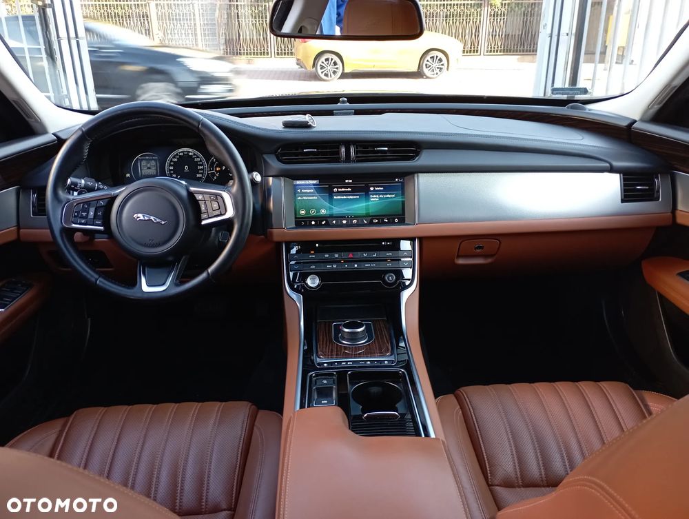 Jaguar XF 2.0 i4D Prestige - 8
