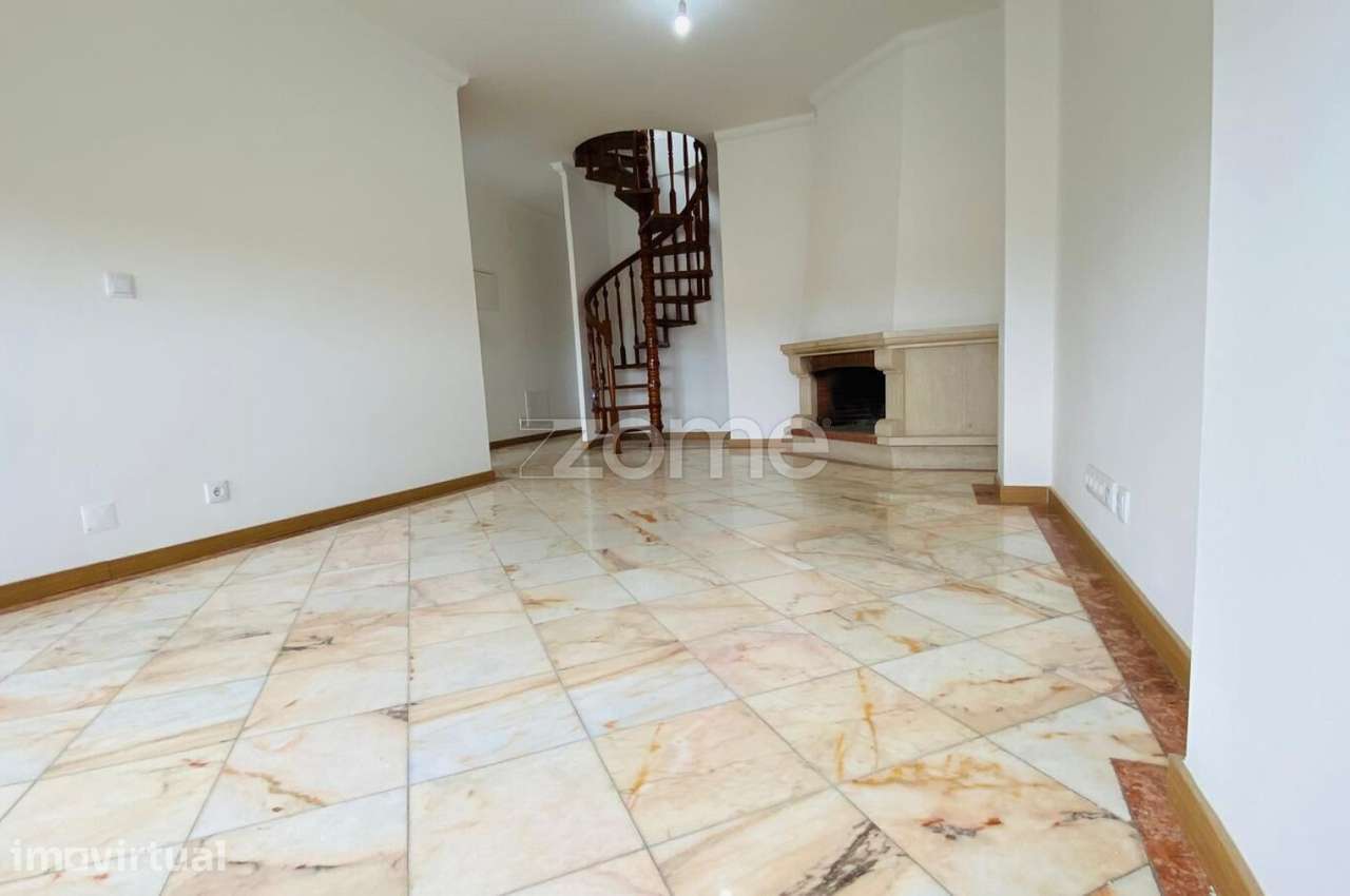 Apartamento T3 Duplex, Centro de Coimbra - Grande imagem: 4/27