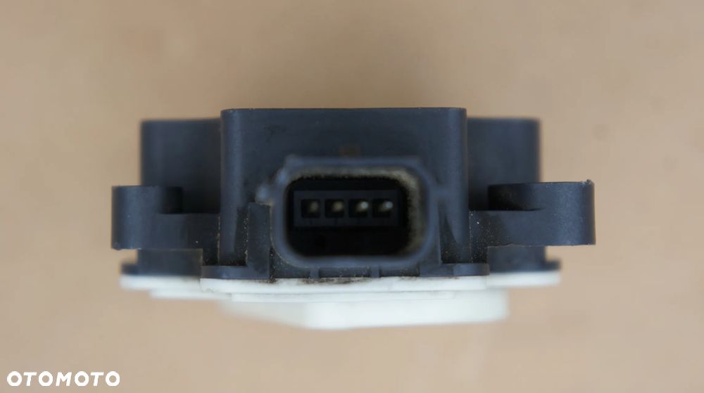 SILNICZEK ŻALUZJI CHŁODNIC ROLETY FORD EDGE MONDEO V S-MAX II FT4B-8467-AB - 3