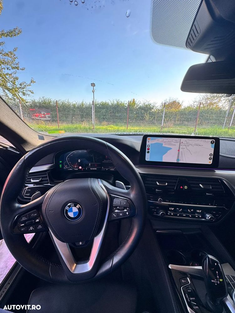 BMW Seria 5 530d xDrive AT MHEV - 2