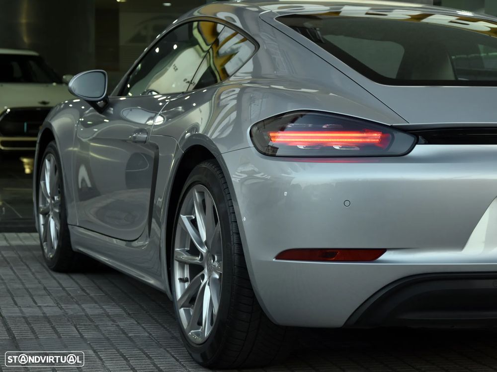 Porsche 718 Cayman 2.0T - 22