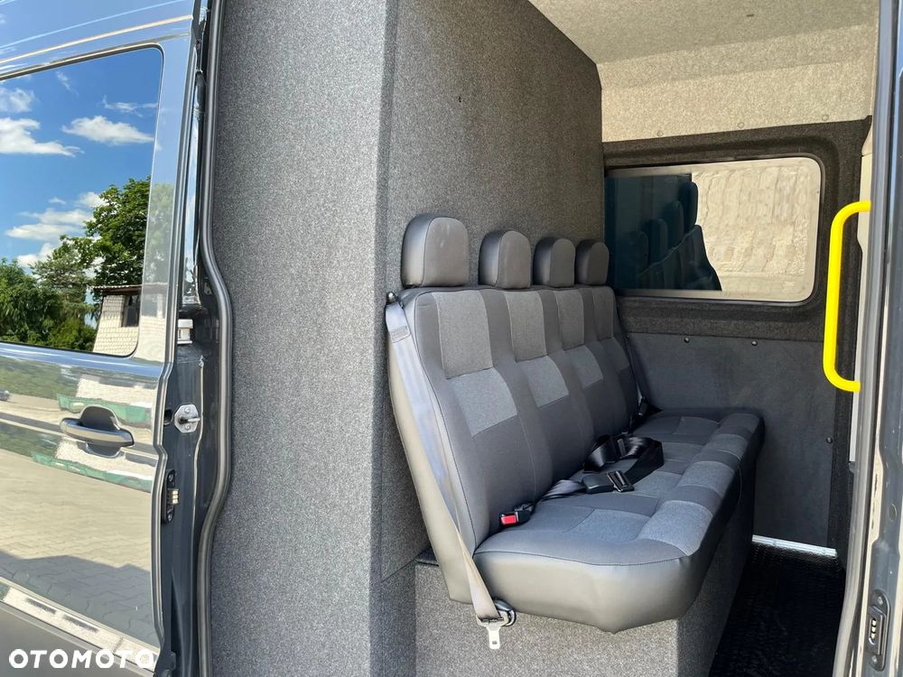 Volkswagen Crafter - 13