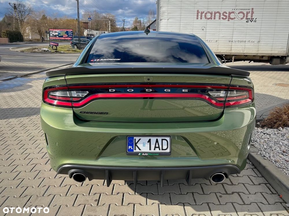 Dodge Charger 6.4 Scat Pack - 8