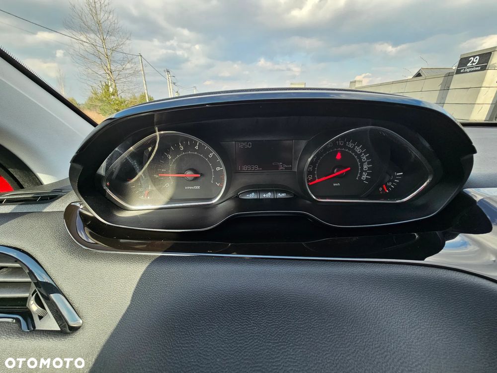 Peugeot 208 1.2 PureTech Active - 6