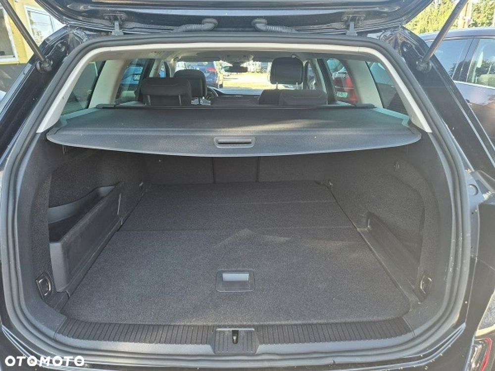 Volkswagen Passat - 19