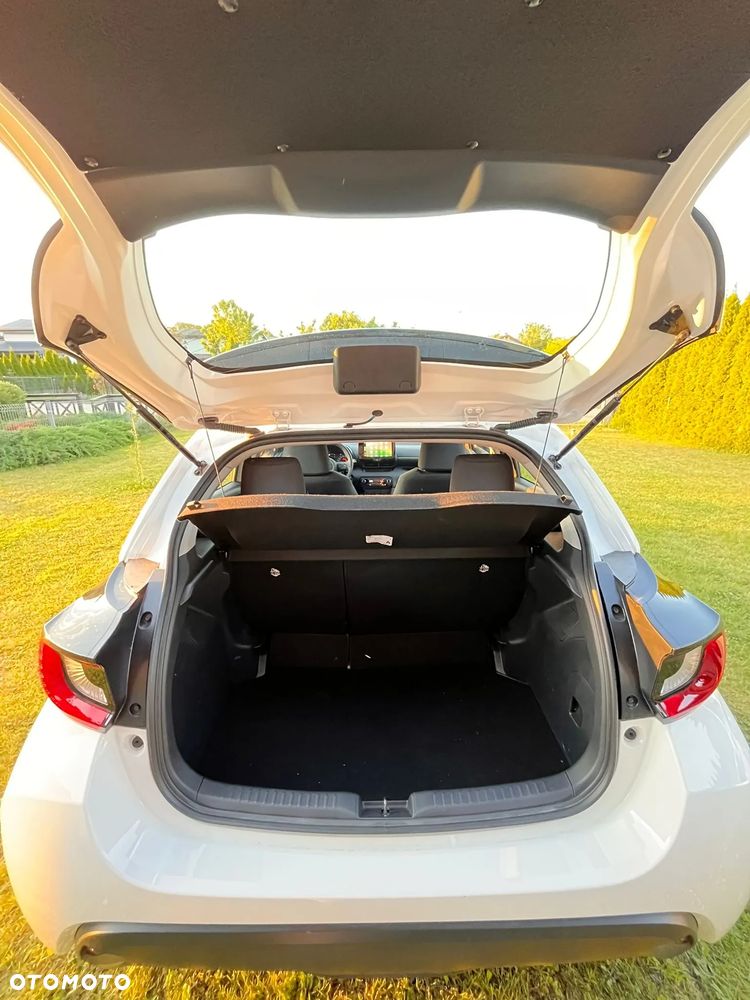 Toyota Yaris - 10