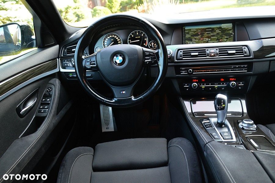 BMW Seria 5 530d xDrive Sport-Aut Modern Line - 32