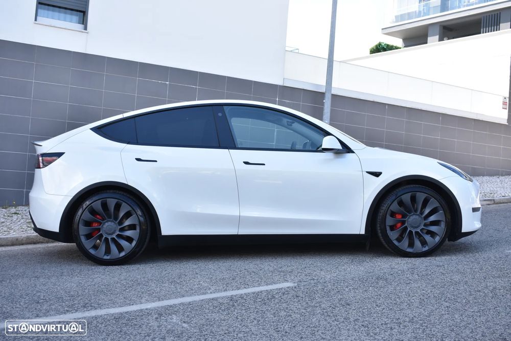 Tesla Model Y Performance Dual Motor AWD - 12