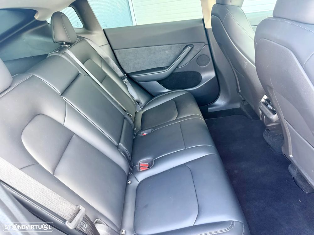 Tesla Model Y RWD - 13