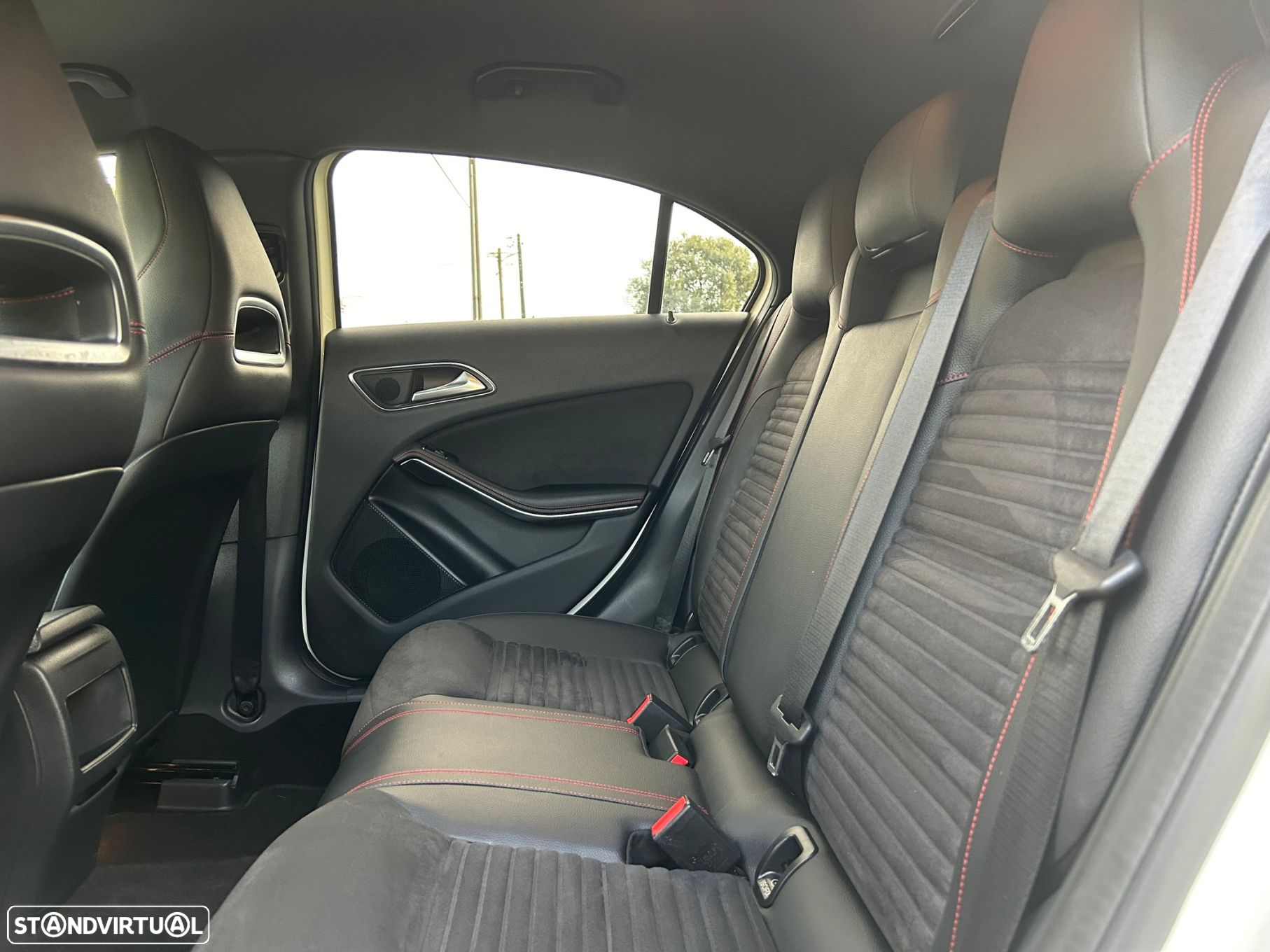 Mercedes-Benz A 200 CDi BE AMG Line - 22