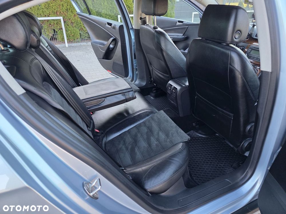Volkswagen Passat 2.0 TDI DPF Highline - 13