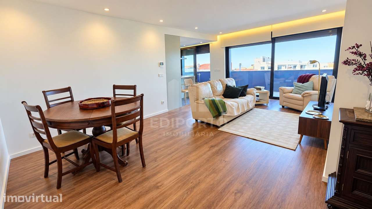 Apartamento T2 Novo mobilado com Varanda e Garagem em frente ao metro - Grande imagem: 3/16
