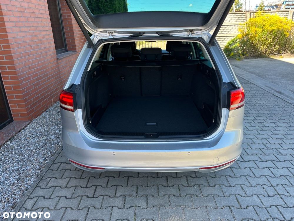 Volkswagen Passat Variant 2.0 TDI SCR DSG Business - 37