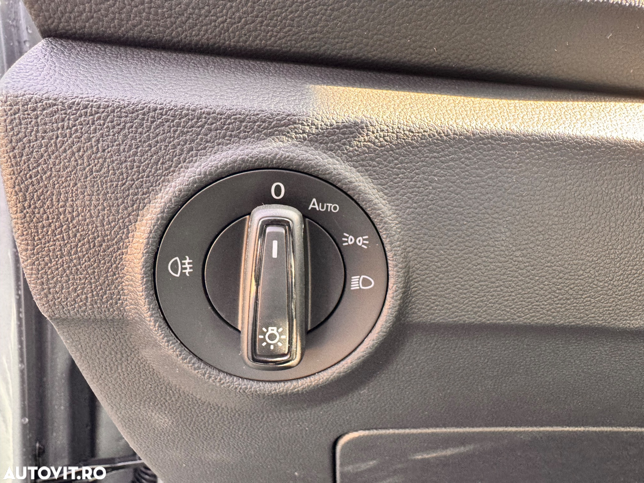 Volkswagen T-ROC 1.5 TSI DSG Life - 8