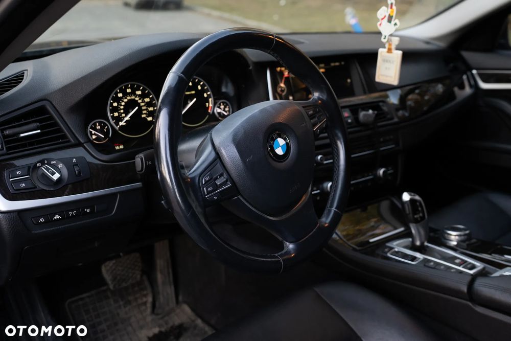 BMW Seria 5 528i - 13
