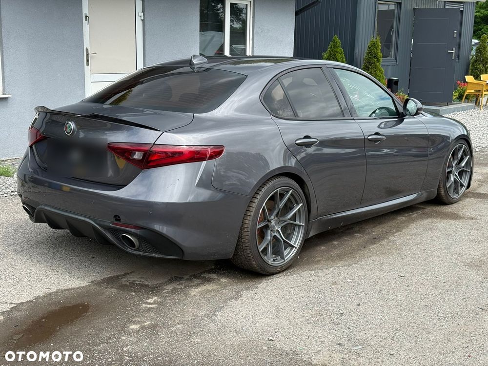 Alfa Romeo Giulia - 3