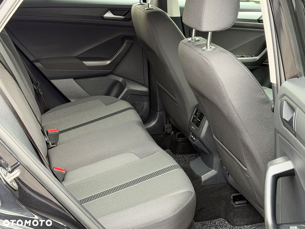 Volkswagen T-Roc - 15