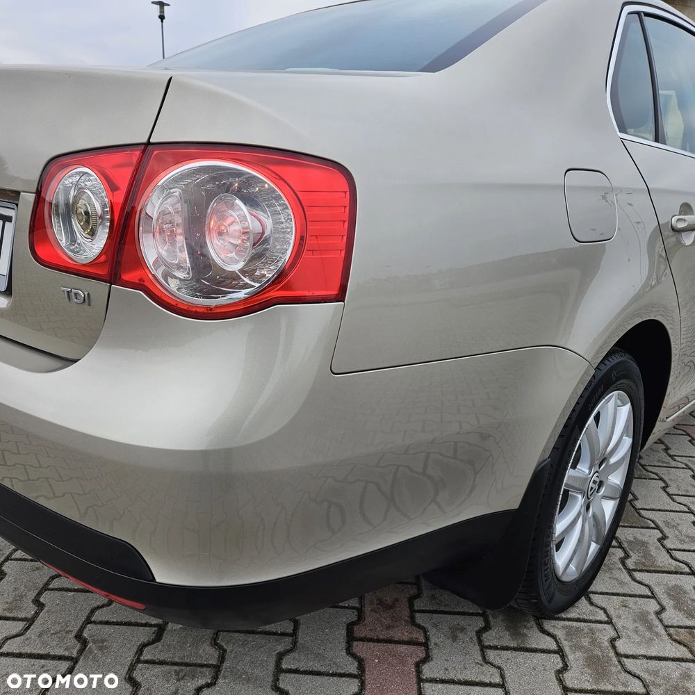 Volkswagen Jetta 1.9 TDI United - 8