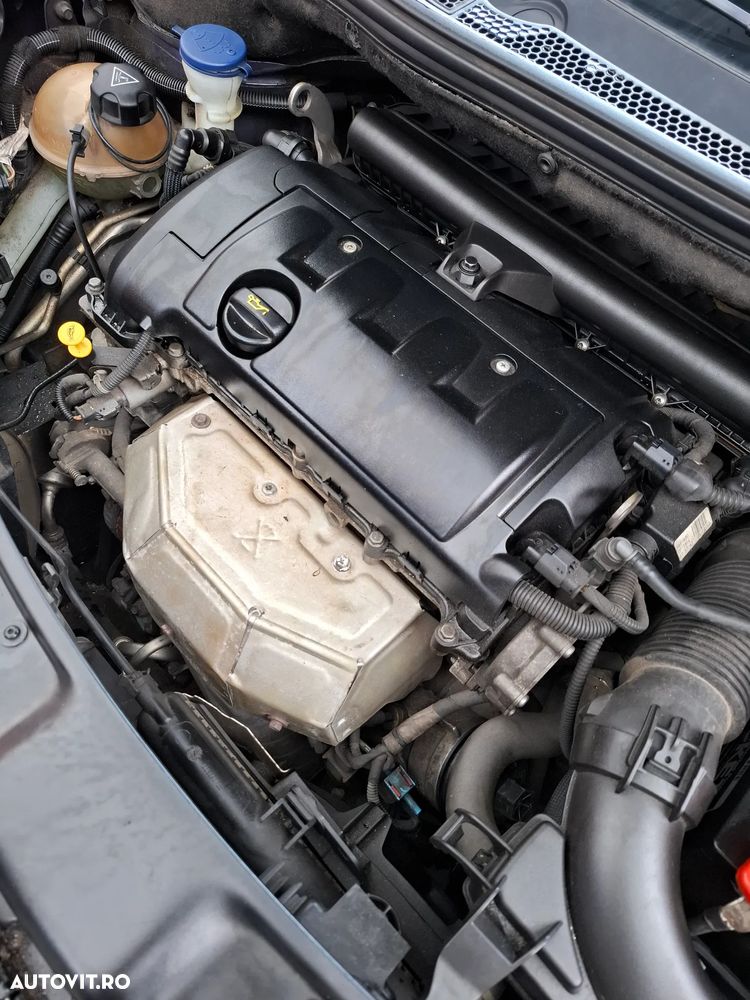 Peugeot 208 120 VTI Allure - 4