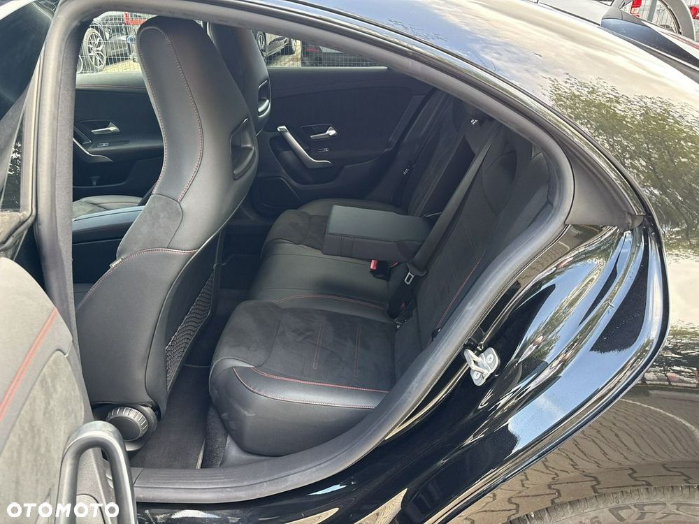 Mercedes-Benz CLA 200 7G-DCT - 19