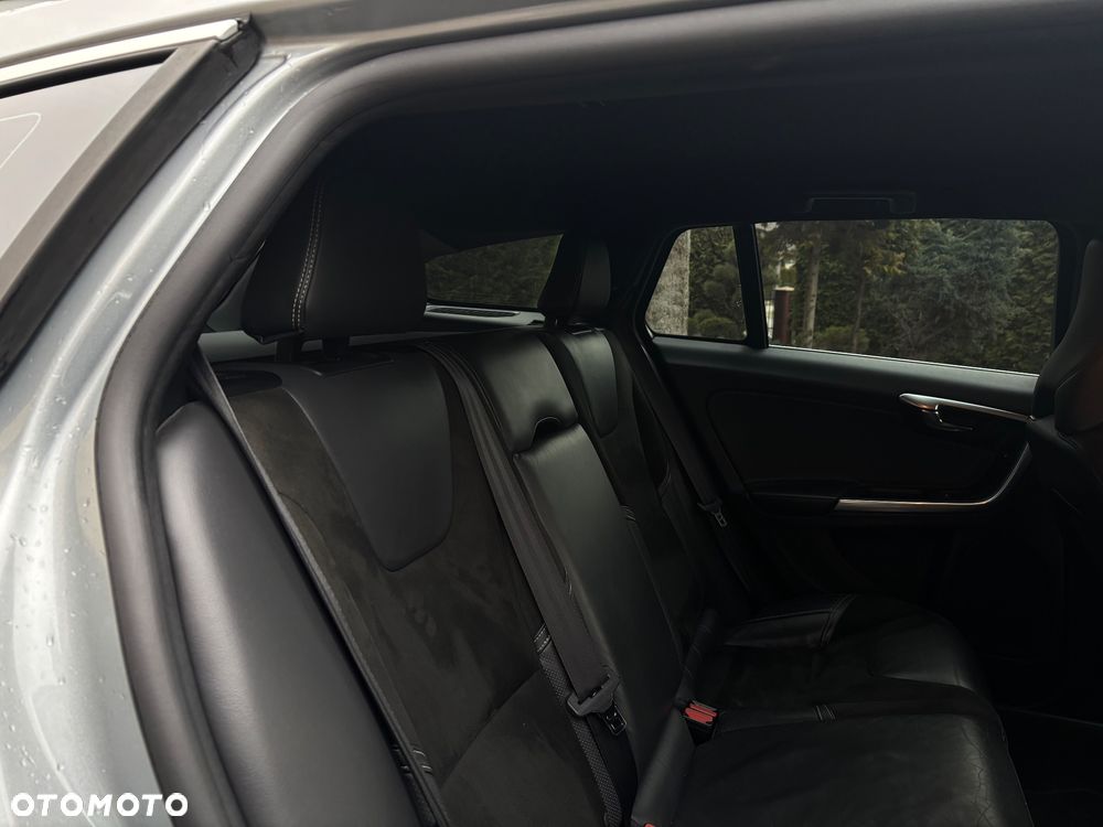Volvo V60 D4 Drive-E R-Design Summum - 14