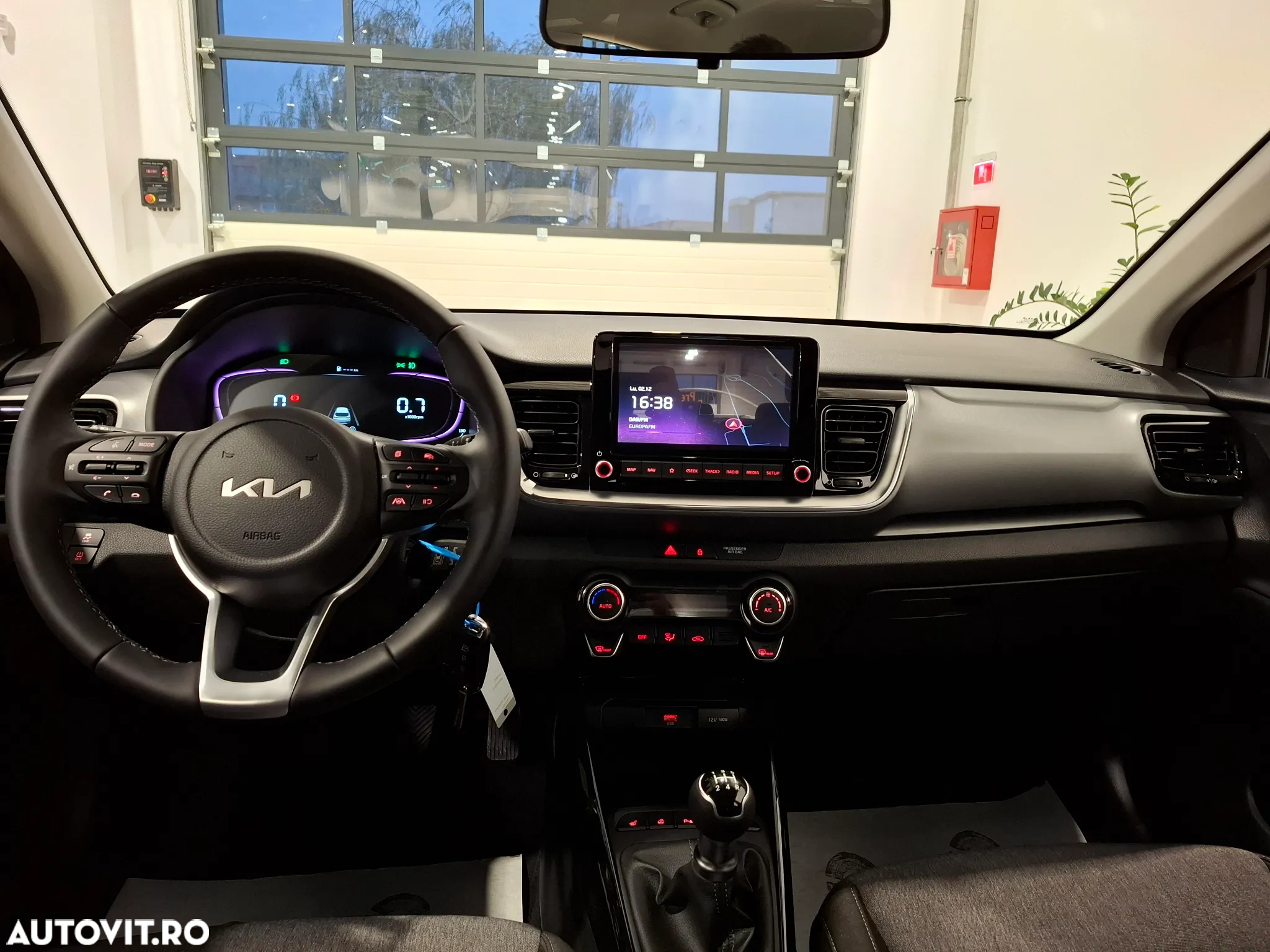 Kia Stonic 1.2 MPI 5MT Urban - 12