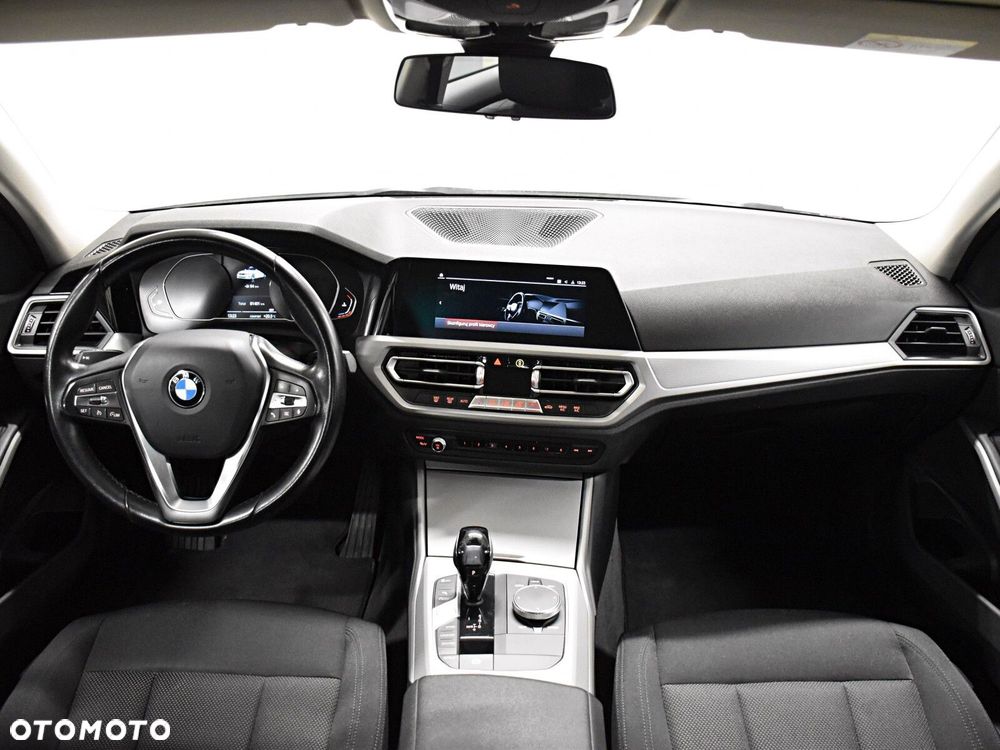 BMW Seria 3 318i Advantage - 16