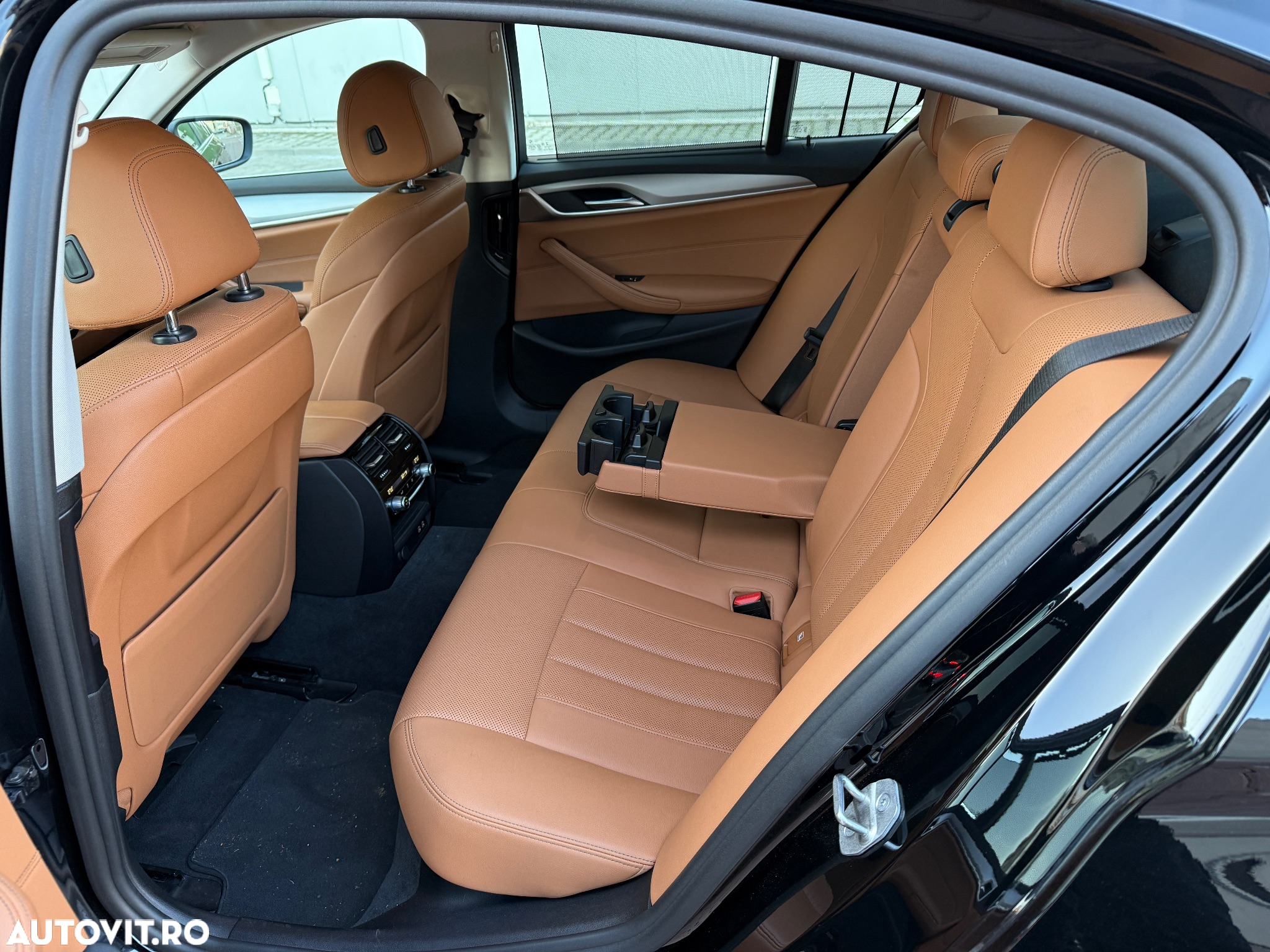BMW Seria 5 520d Aut. Sport Line - 29