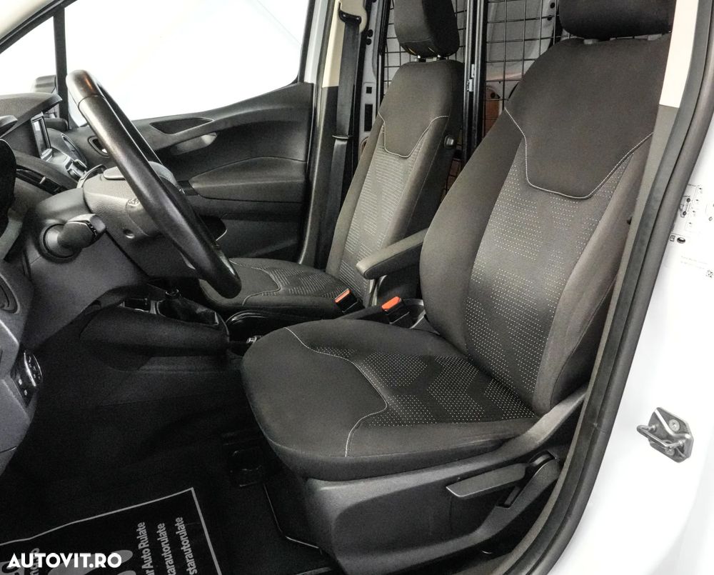 Ford Courier - 13