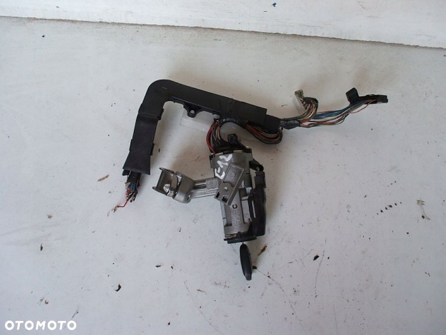 TOYOTA COROLLA E12 STACYJKA KOSTKA kluczyk - 2