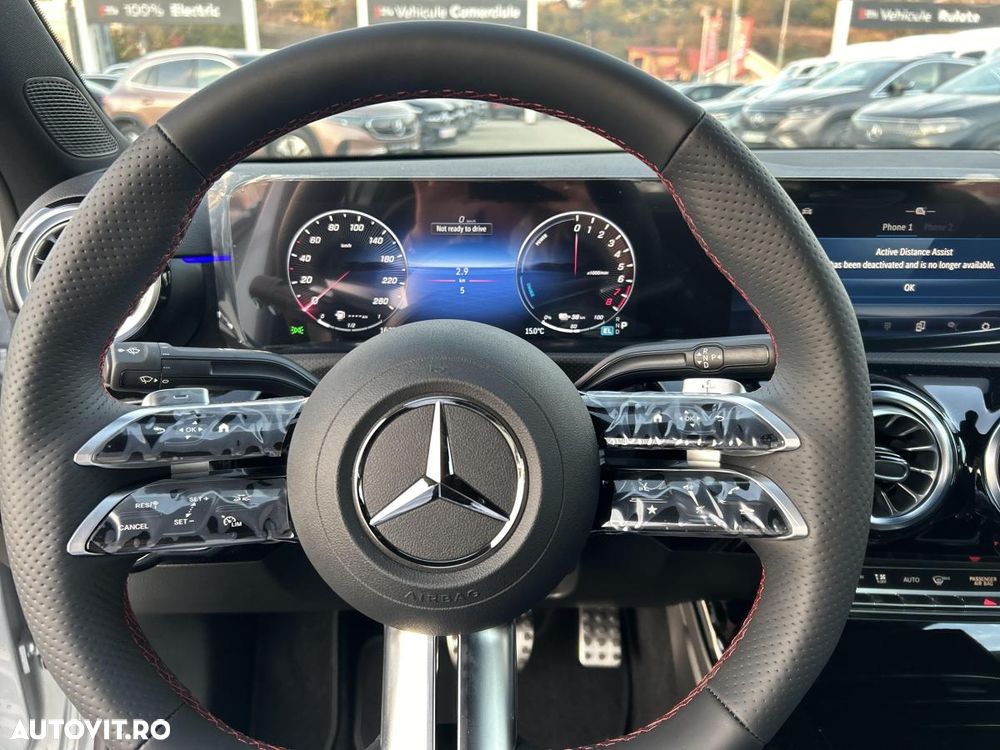 Mercedes-Benz A 250 e Sedan 8G-DCT AMG Line - 13