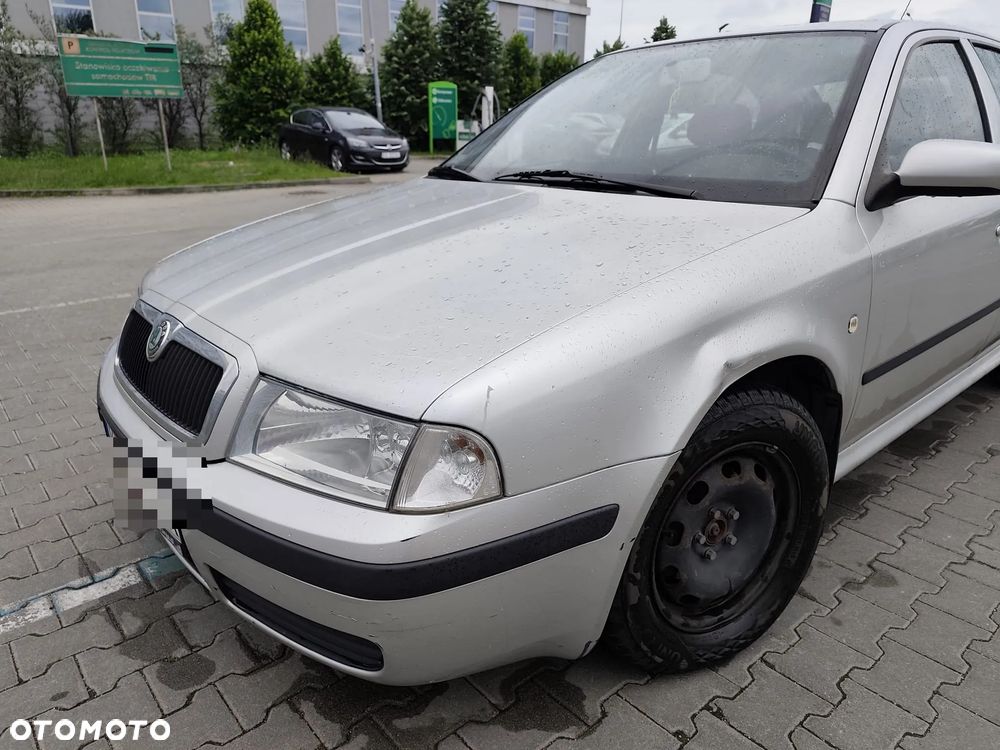 Skoda Octavia 1.6 Tour - 10
