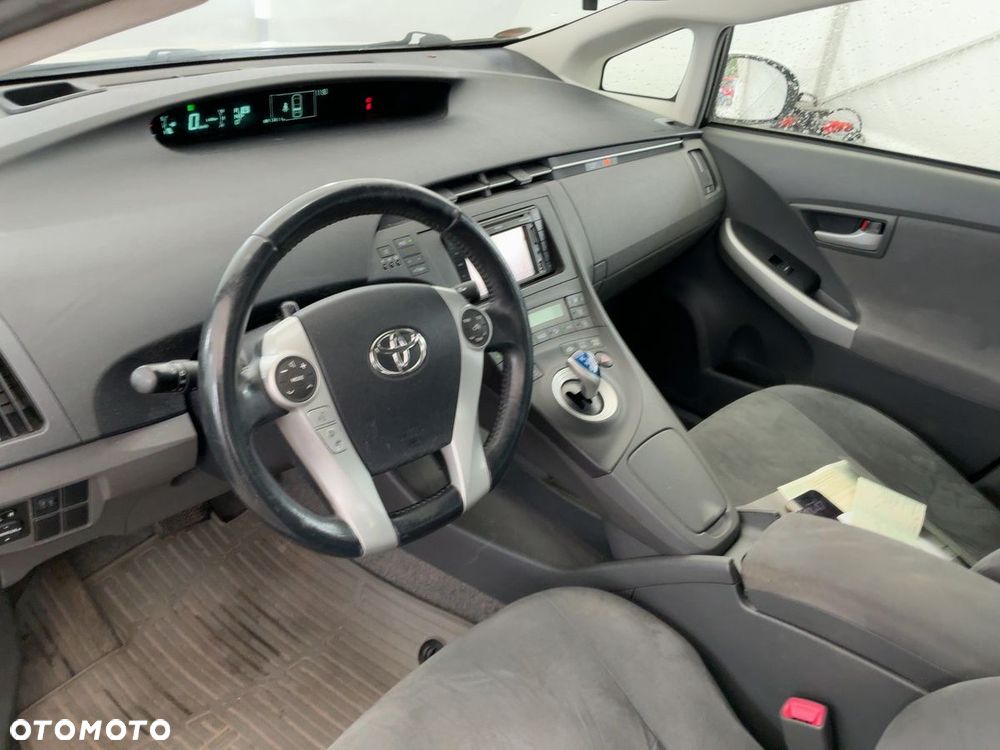 Toyota Prius (Hybrid) Life - 5