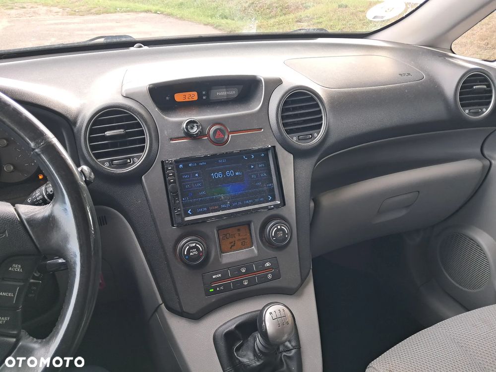 Kia Carens 2.0 CRDi Tour - 11