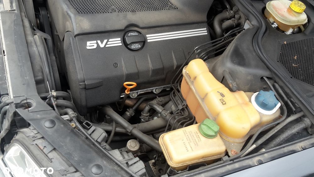 Audi A8 4.2 Quattro - 33