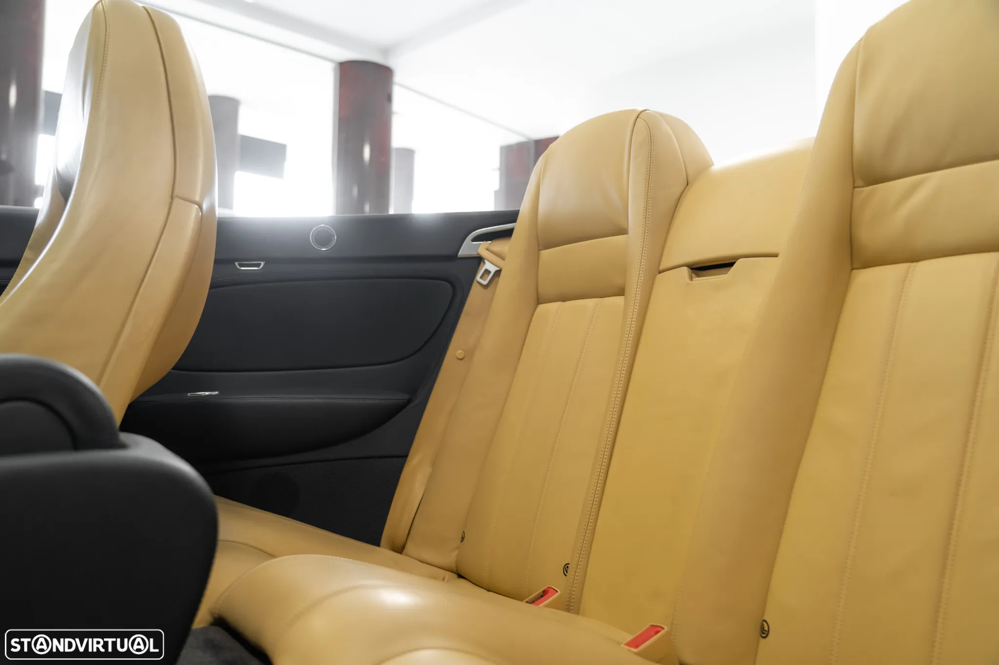 Bentley Continental GTC - 11