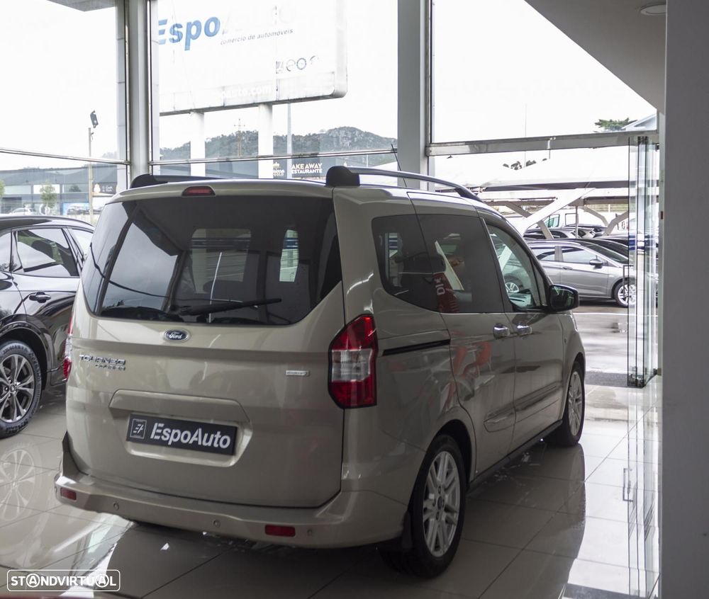 Ford Tourneo Courier 1.0 EcoBoost Titanium - 4