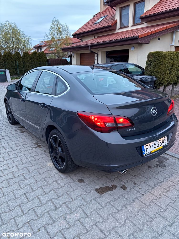 Opel Astra 1.4 T Business EU6 - 2