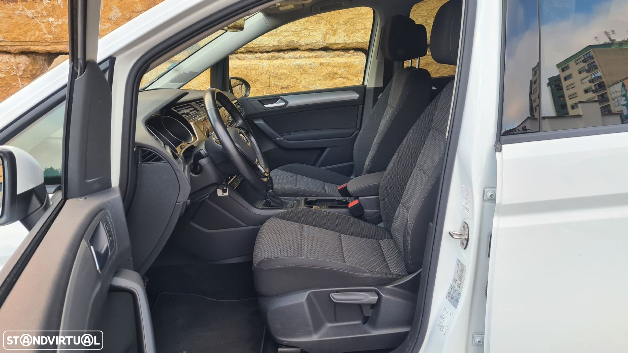VW Touran 1.6 TDI Confortline DSG - 29