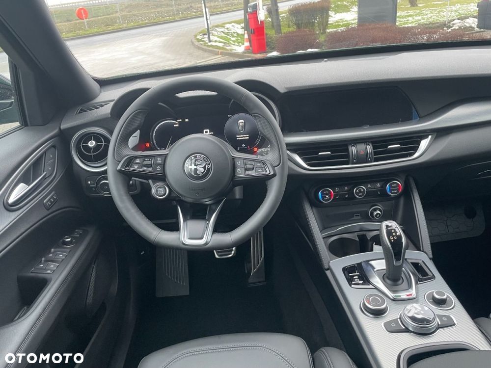 Alfa Romeo Stelvio - 9