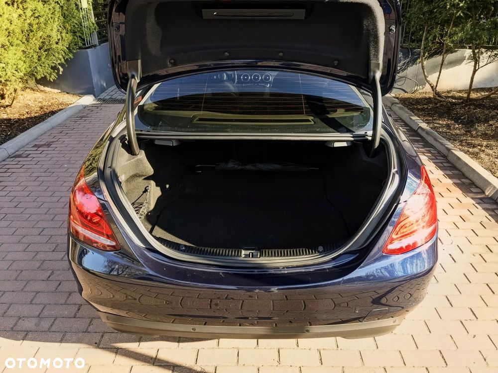 Mercedes-Benz Klasa C 180 CGI BlueEff Classic - 15