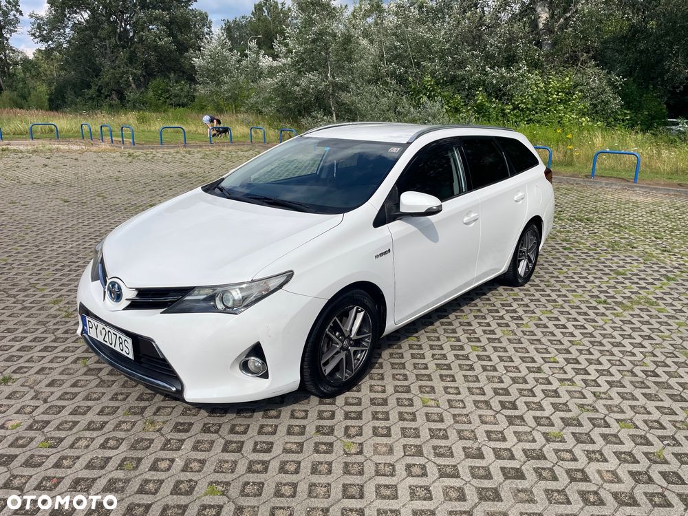 Toyota Auris 1.8 HSD Luna - 1